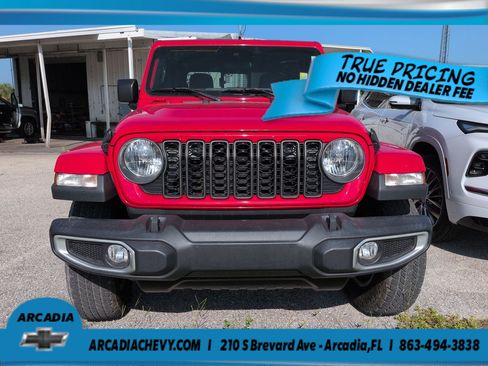 Used 2024 Jeep Gladiator Sport AWD/4WD image 8