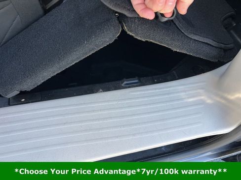 Certified 2023 Chrysler Pacifica Touring-L image 19