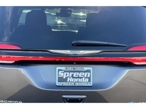 Used 2021 Chrysler Pacifica Touring w/ Uconnect Theater Family Group image 44