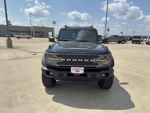 Used 2023 Ford Bronco Badlands AWD/4WD image 3