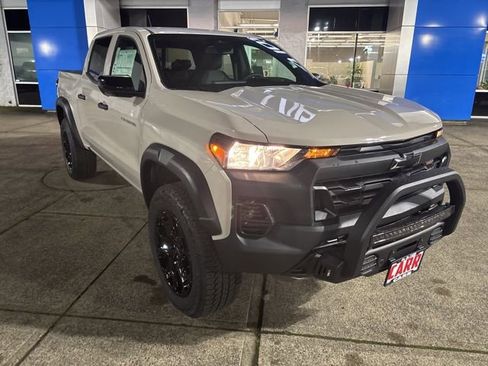 New 2026 Chevrolet Colorado Trail Boss w/ Off-Road Front Bumper Package AWD/4WD image 2