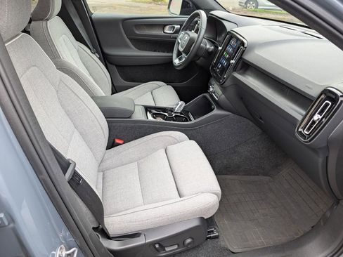 Used 2023 Volvo C40 P8 Recharge Ultimate w/ Protection Package Premier image 17