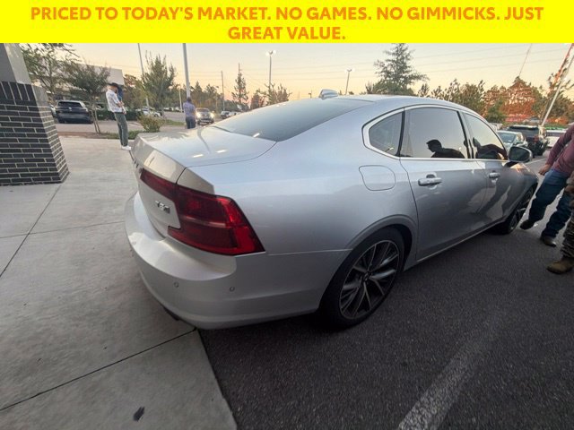 Used 2018 Volvo S90 T5 Momentum w/ Convenience Package AWD/4WD image 9