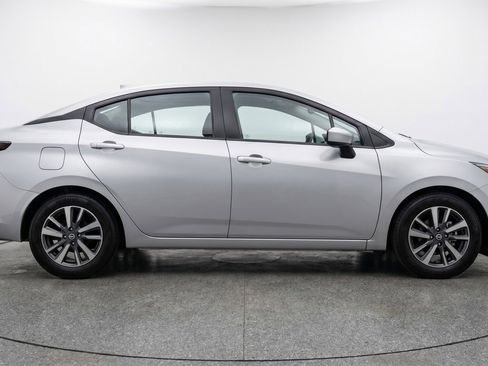 Used 2025 Nissan Versa SV image 11