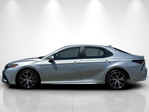 Used 2024 Toyota Camry SE FWD image 7