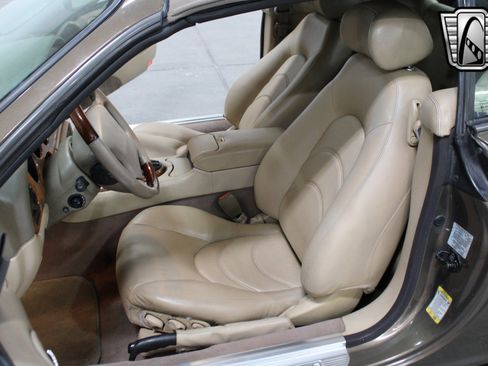 Used 2001 Jaguar XK8 Convertible image 17