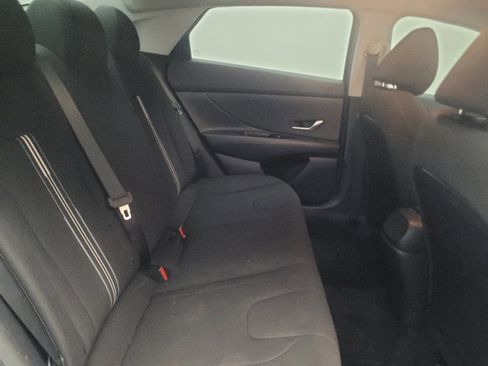 Used 2023 Hyundai Elantra SEL w/ Preferred Accessory Package FWD image 19