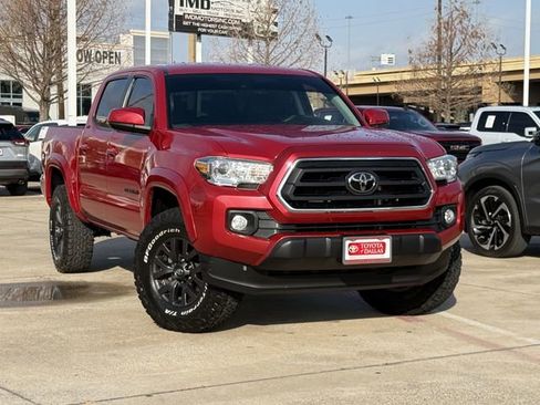 Used 2021 Toyota Tacoma SR5 RWD image 2