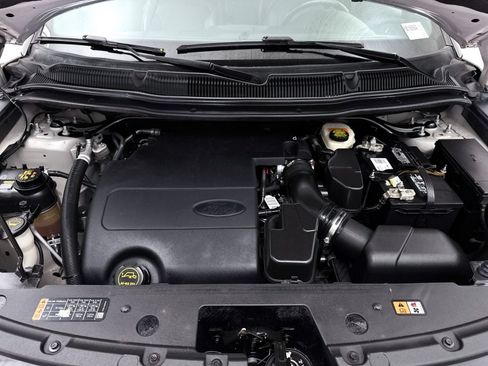 Used 2017 Ford Explorer Limited FWD image 3