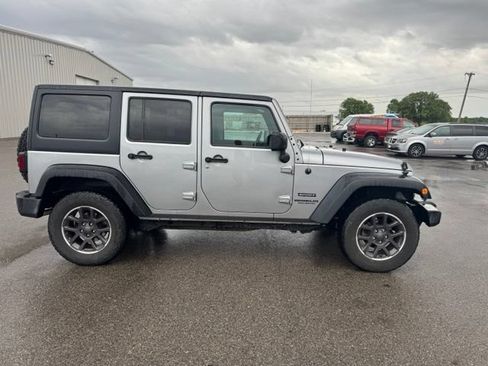 Used 2017 Jeep Wrangler Unlimited Sport w/ Quick Order Package 24S AWD/4WD image 4
