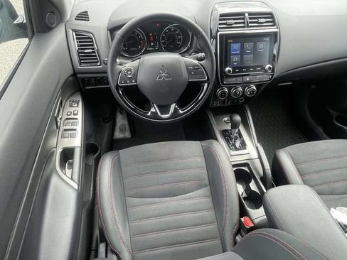 Used 2025 Mitsubishi Outlander Sport SE AWD/4WD image 13