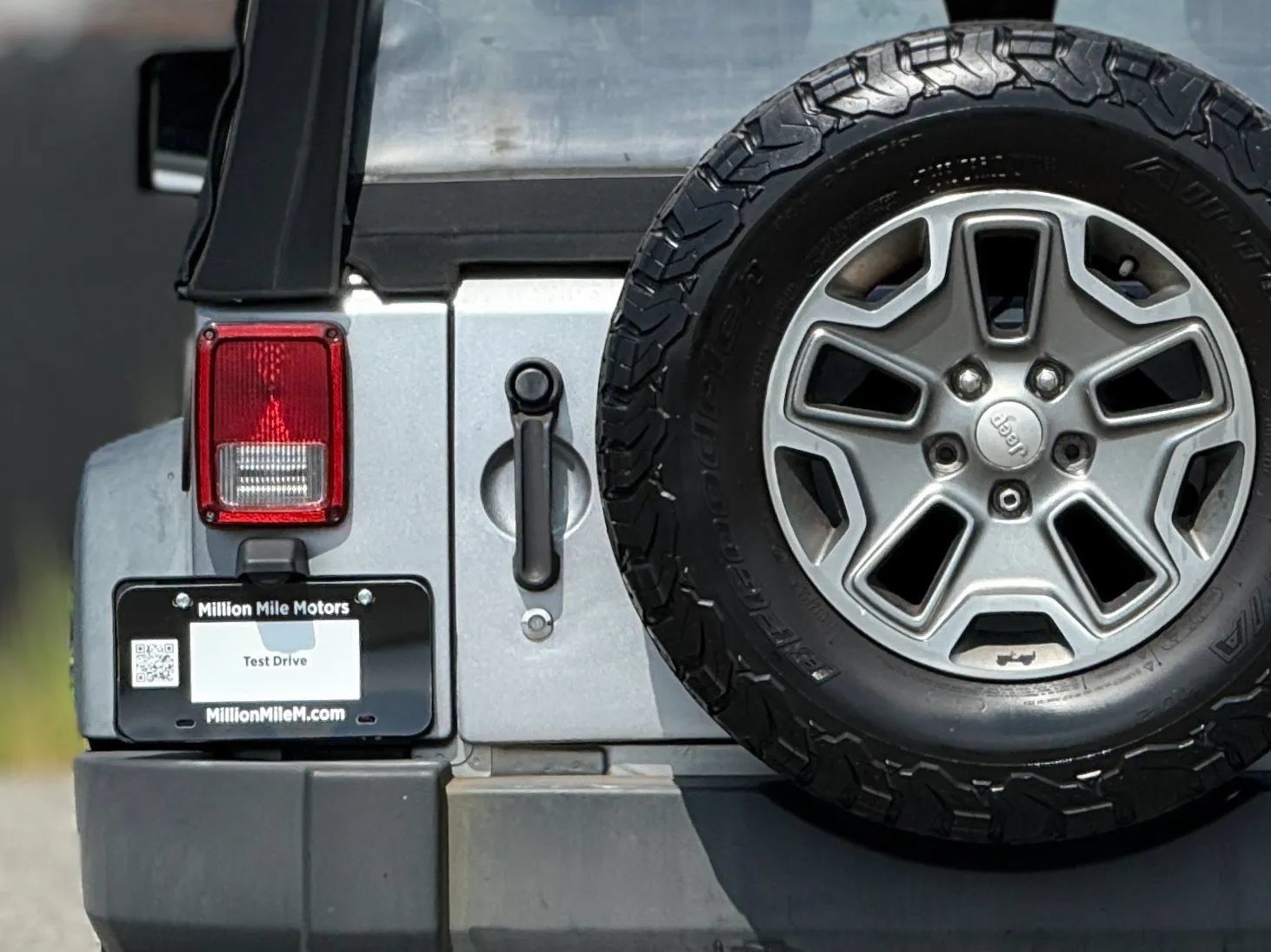 Used 2014 Jeep Wrangler Rubicon w/ Power Convenience Group AWD/4WD image 13
