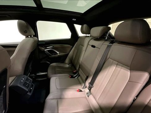 Certified 2025 Audi Q5 Premium w/ Convenience Package image 27