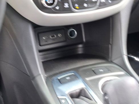 Used 2023 Chevrolet Equinox LT w/ Driver Convenience Package image 27