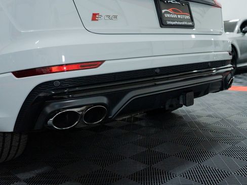 Used 2023 Audi SQ8 Prestige w/ Prestige Package AWD/4WD image 10