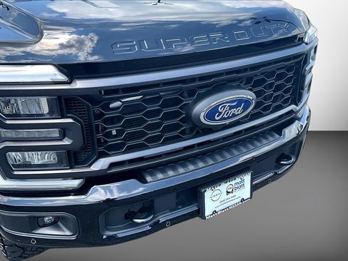 Used 2024 Ford F250 Lariat w/ Lariat Ultimate Package AWD/4WD image 28