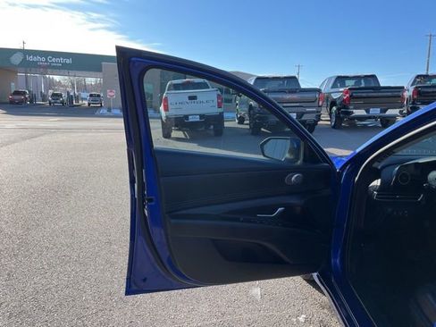 Used 2023 Hyundai Elantra Limited FWD image 28