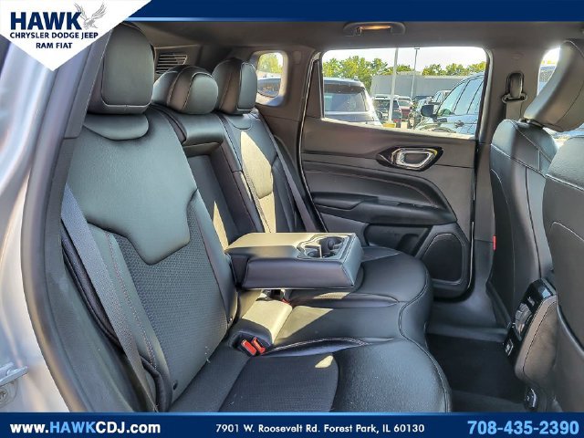 Used 2025 Jeep Compass Trailhawk AWD/4WD image 24
