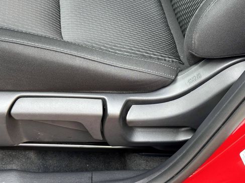 Used 2025 Mitsubishi Outlander ES FWD image 15