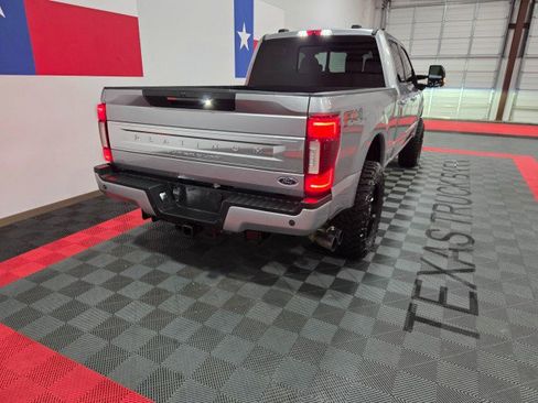 Used 2021 Ford F250 Platinum w/ FX4 Off-Road Package image 26