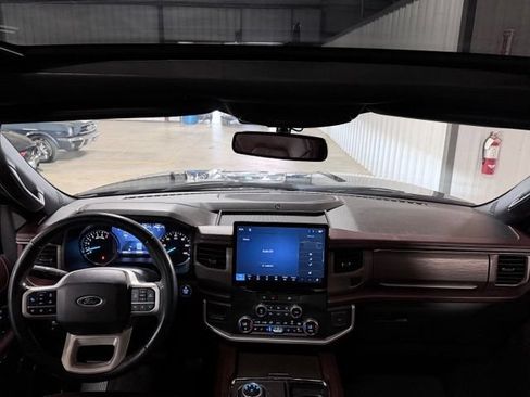 Used 2024 Ford Expedition Limited AWD/4WD image 34