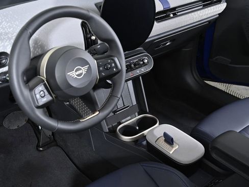 Certified 2025 MINI Cooper S image 15