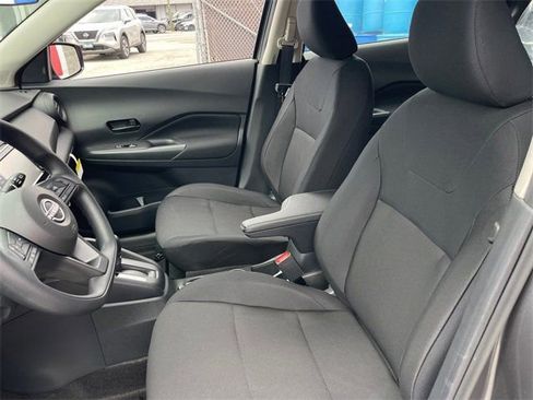 New 2025 Nissan Kicks Play S image 10
