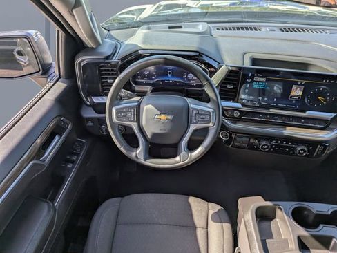 Used 2025 Chevrolet Silverado 1500 LT image 16