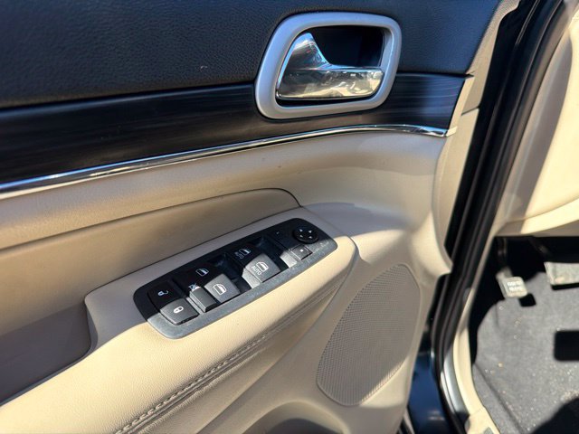 Used 2020 Jeep Grand Cherokee Limited AWD/4WD image 11
