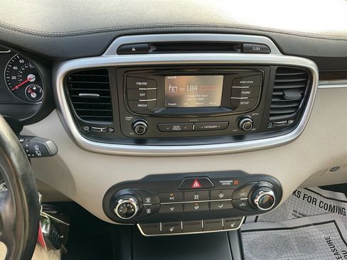 Used 2016 Kia Sorento AWD w/ LX Convenience Package image 31