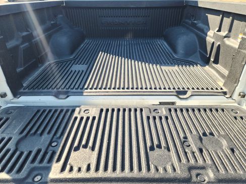 Used 2024 Nissan Frontier SV RWD image 22