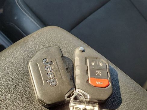 Used 2020 Jeep Wrangler Unlimited Sport AWD/4WD image 37