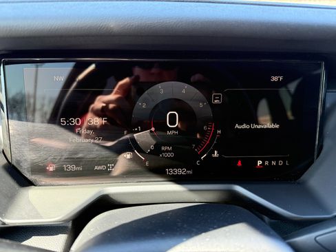 Used 2025 GMC Acadia Elevation image 29