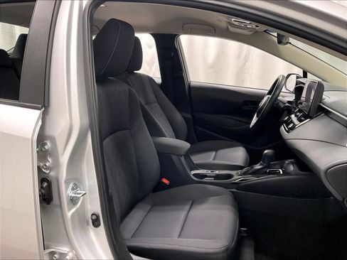 Used 2025 Toyota Corolla LE image 11