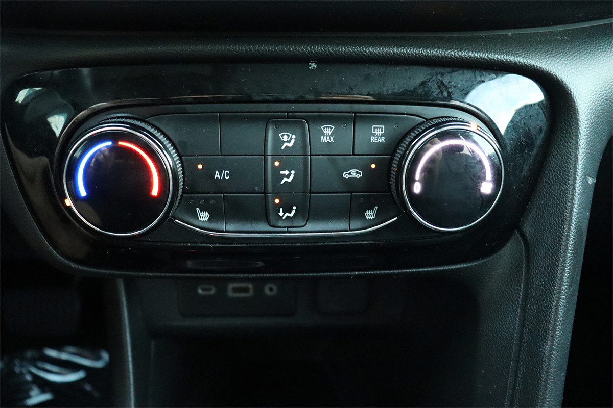 Used 2022 Buick Encore GX Preferred w/ Cold Weather Comfort Package FWD image 32