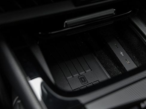 Certified 2025 Porsche Cayenne S AWD/4WD image 23