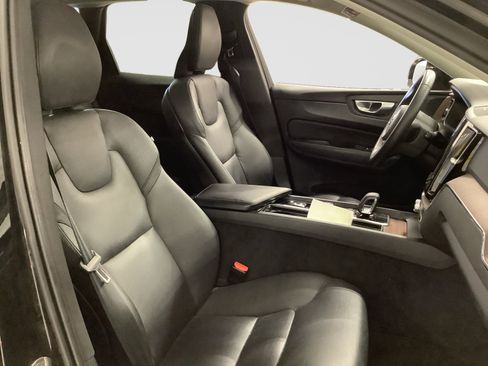 Used 2024 Volvo XC60 B5 Plus w/ Protection Package Premier AWD/4WD image 17