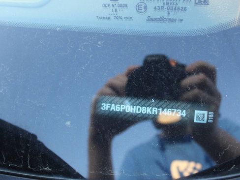 Used 2019 Ford Fusion SE image 14