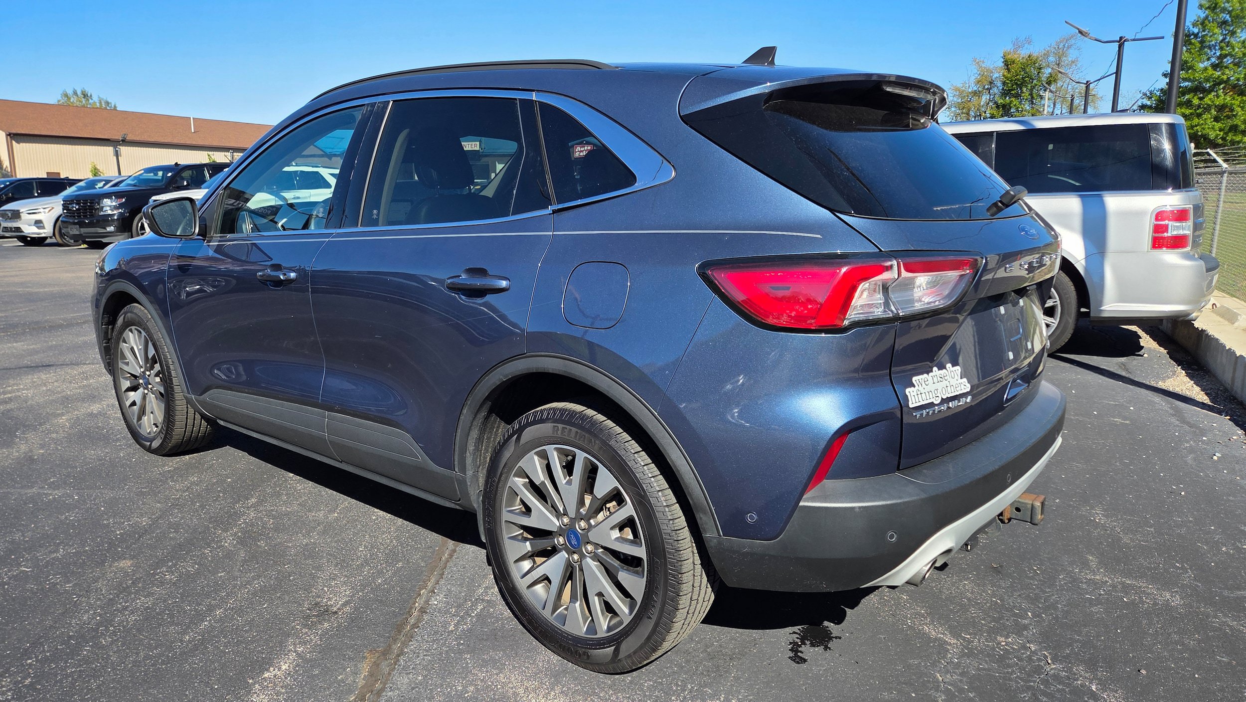 Used 2020 Ford Escape Titanium w/ Titanium Premium Package 2.0 AWD/4WD image 7