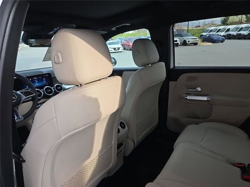 New 2026 Mercedes-Benz GLB 250 4MATIC image 17