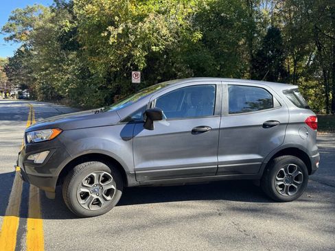 Used 2018 Ford EcoSport S image 20