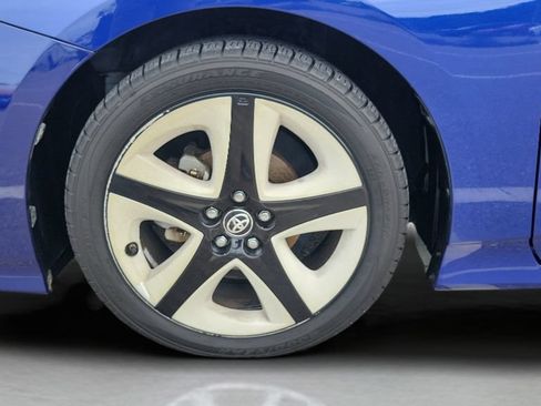 Used 2016 Toyota Prius Four Touring FWD image 26