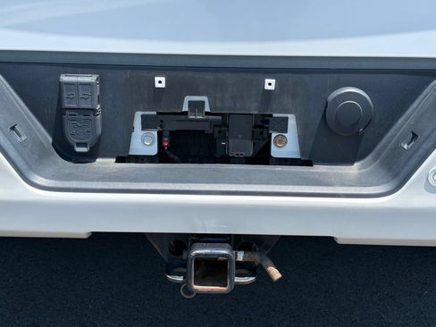 Used 2023 Chevrolet Silverado 1500 High Country w/ High Country Premium Package AWD/4WD image 12