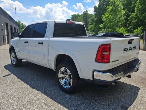 Used 2025 RAM 1500 Big Horn AWD/4WD image 4