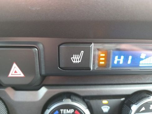 Used 2021 Toyota Tacoma TRD Off-Road image 8