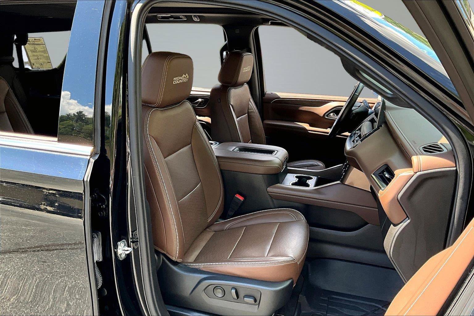 Used 2021 Chevrolet Tahoe High Country w/ Premium Package AWD/4WD image 7