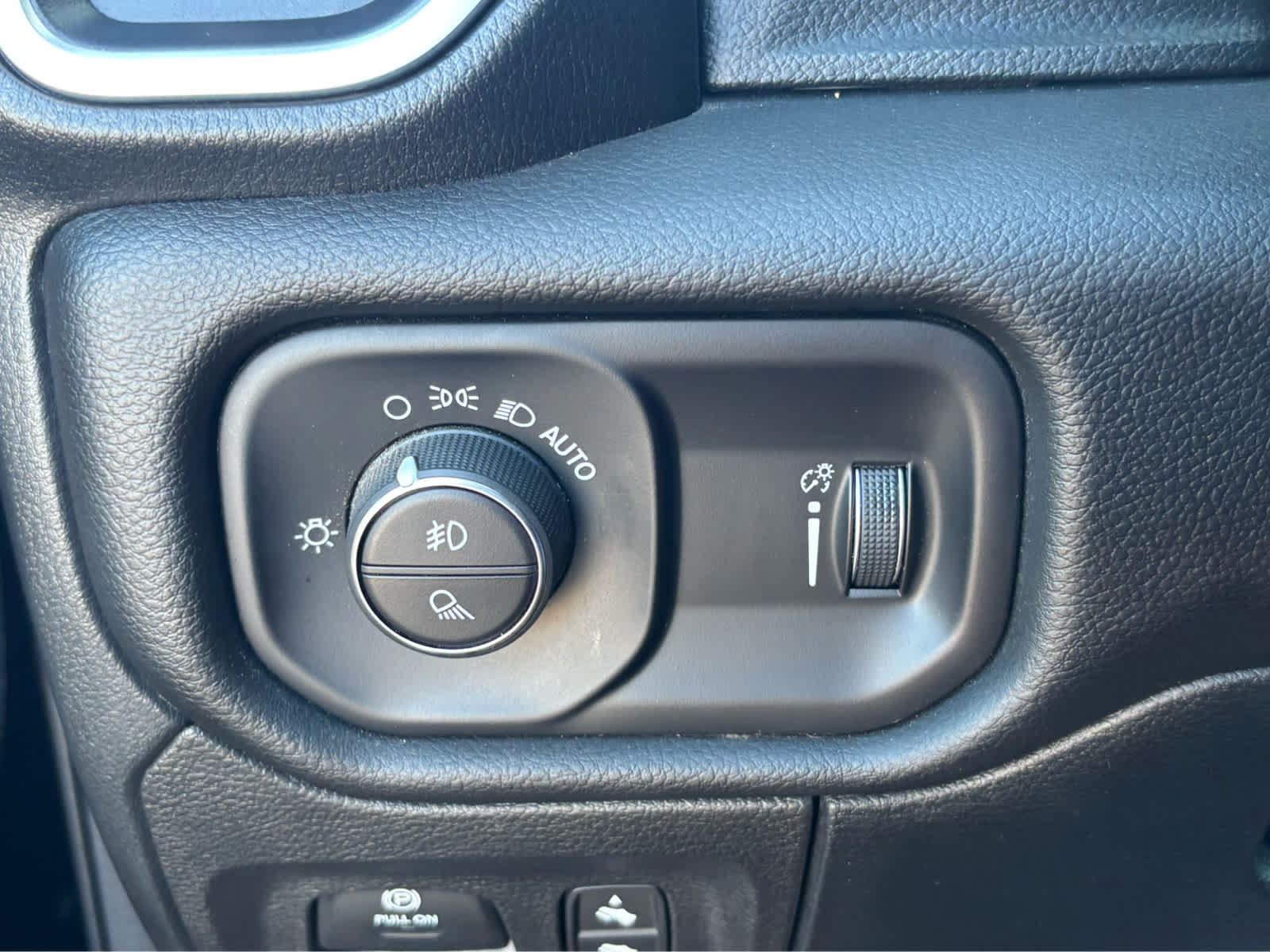 Used 2025 RAM 1500 Big Horn AWD/4WD image 21
