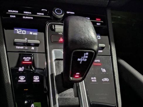 Used 2021 Porsche Cayenne Coupe image 12