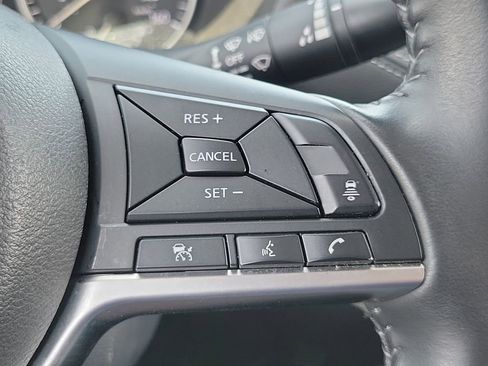 Certified 2022 Nissan Sentra SV w/ Trunk Package FWD image 6