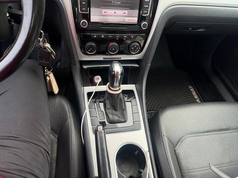 Used 2013 Volkswagen Passat 2.5 SE FWD image 13